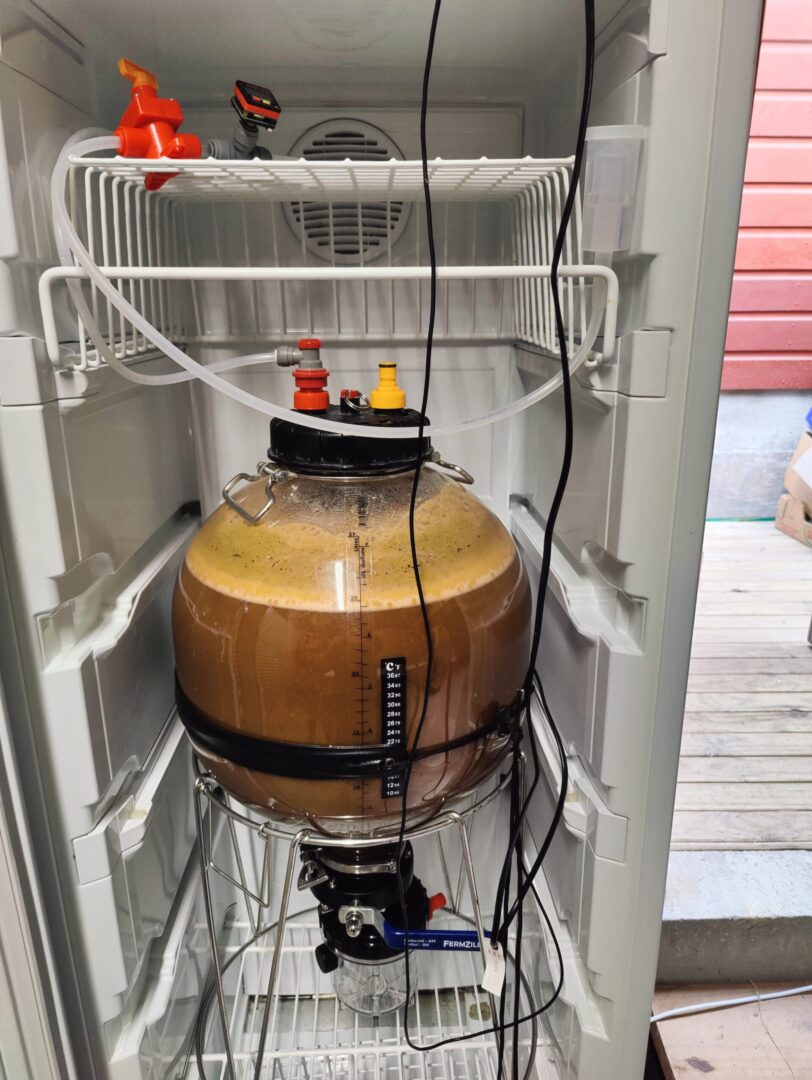 This image has an empty alt attribute; its file name is 1000035935-812x1080.jpg